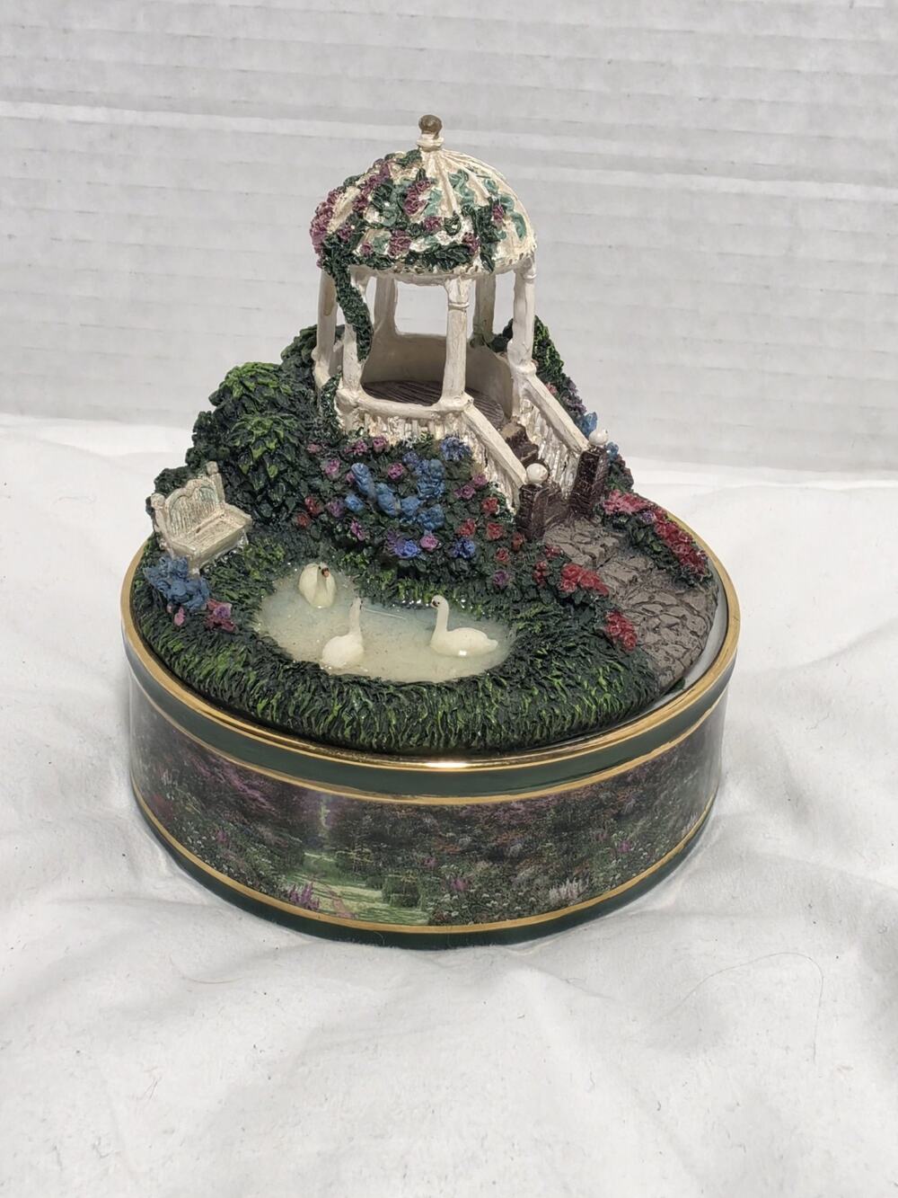 Vintage Thomas Kinkade Music Box Garden Serenity Prayer AA Figurine Cottage 2004